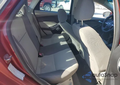 2014 Ford Focus Se z USA, uszkodzony, nr VIN 1FADP3F24EL443562